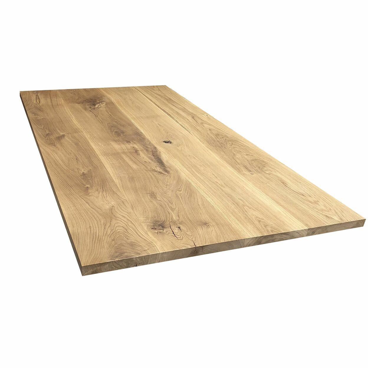 Massivholz-Tischplatte aus Eiche mit natürlicher Maserung und feinen Astansätzen. Die Platte hat eine glatte Oberfläche und klare Kanten. Ideal für Möbelbau.