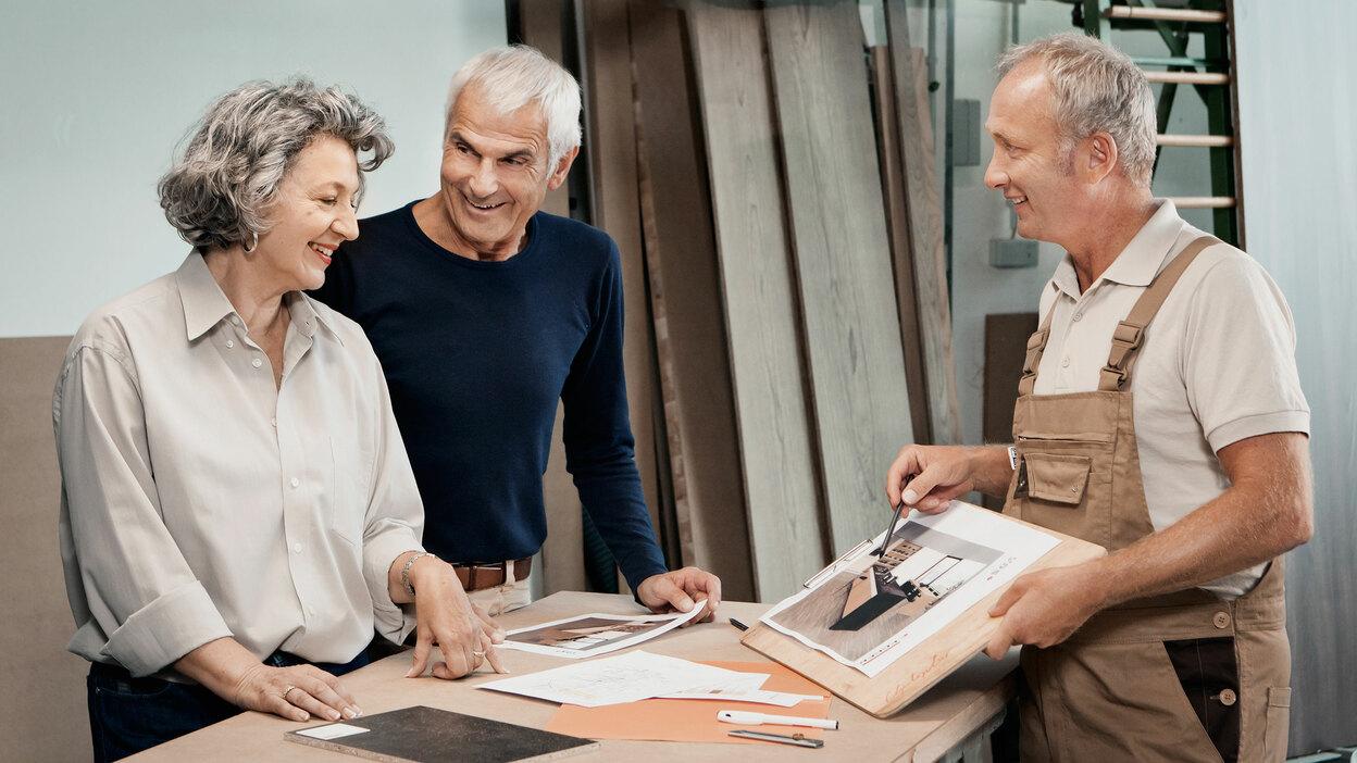 Präsentation von Oberflächen durch Tischler Präsentation von Oberflächen durch Tischler anhand eines Boards